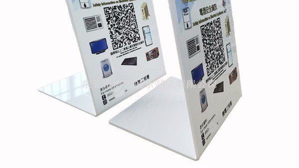作為亞克力展示架廠商，應該怎樣做展示架才不會發黃呢？